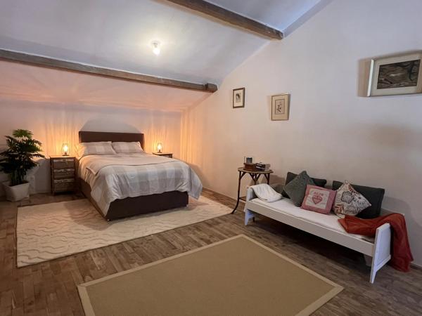 Lumière, espace et potentiel : une maison qui n’attend que vous