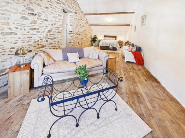 Lumière, espace et potentiel : une maison qui n’attend que vous