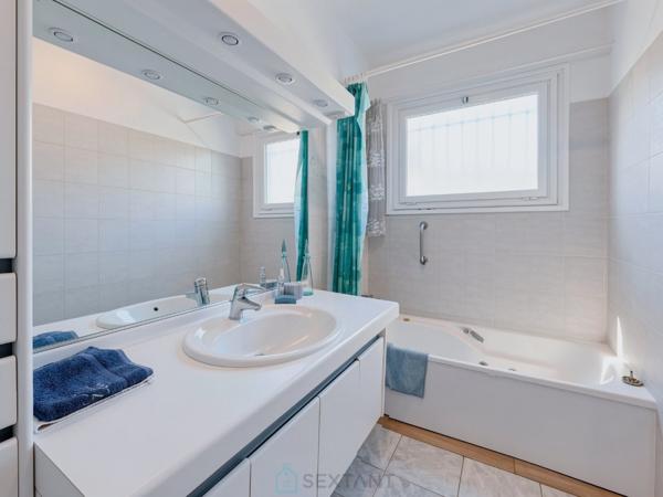 MARTIGUES TOURET DE VALLIER – Élégante MAISON FAMILIALE T7 - 180 m²/1300m² - avec piscine et magnifique environnement au calme