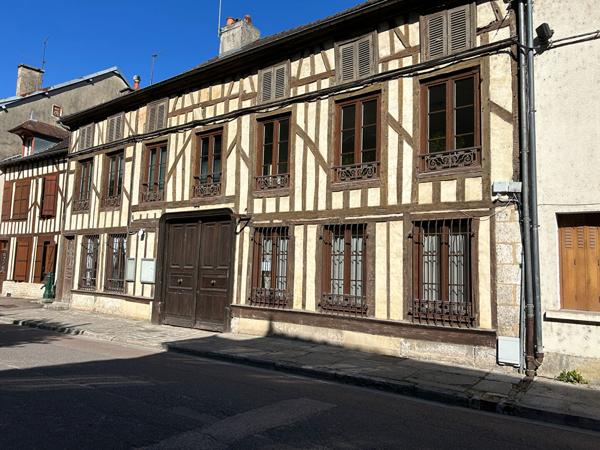Bureaux BAR SUR SEINE Ref 548A
