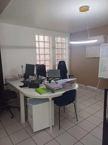 Bureaux BAR SUR SEINE Ref 548A