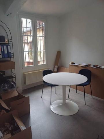 Bureaux BAR SUR SEINE Ref 548A