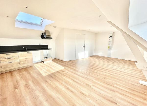 Appartement T2 Mayet 1 chambre -61m² au sol