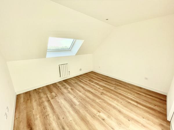 Appartement T2 Mayet 1 chambre -61m² au sol