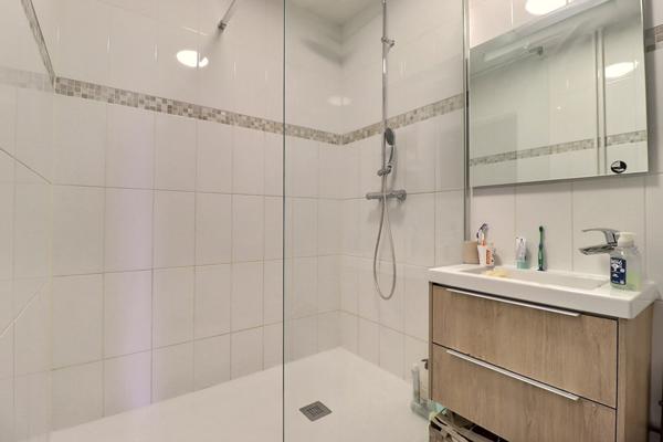 Opportunité rare : 3 pièces avec parking en plein centre !