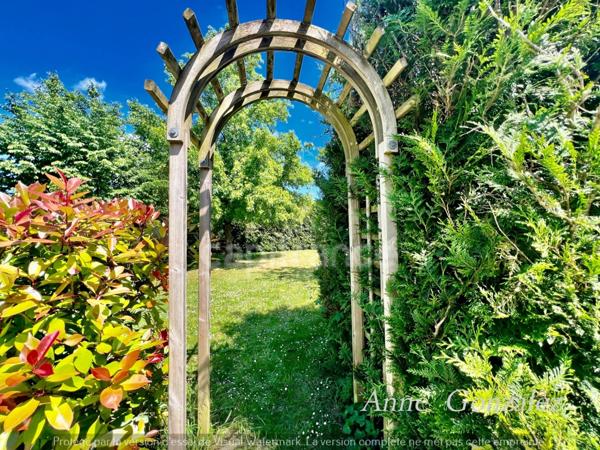 ORLEANS BARRIERE SAINT MARC, rare à vendre terrain à bâtir de 862 m2 dans un quartier prisé et calme avec emprise au sol de 360 m2