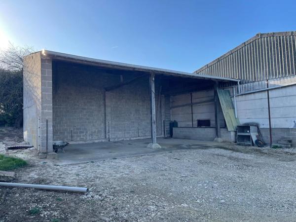 Maison de 160m² corps de ferme dépendances 305m²