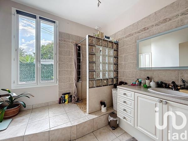 Maison à vendre 4 pièces 130 m² Saint-Médard-de-Guizières