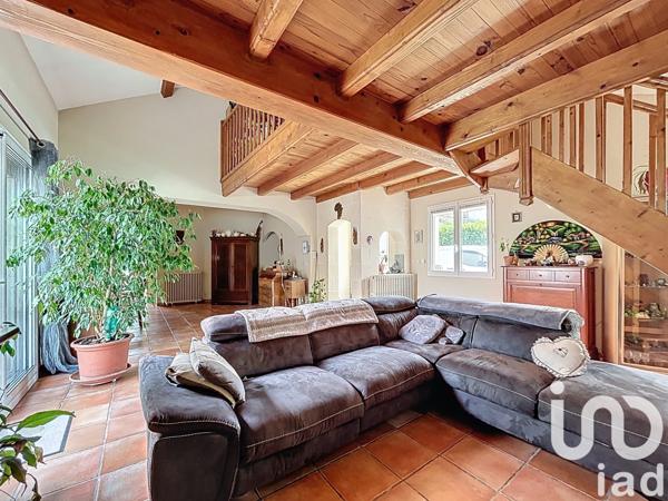 Maison à vendre 4 pièces 130 m² Saint-Médard-de-Guizières