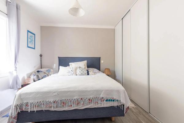 SORGUES – APPARTEMENT DE PLAIN-PIED RÉNOVÉ AVEC JARDIN, VÉRANDA