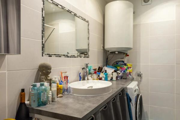 SORGUES – APPARTEMENT DE PLAIN-PIED RÉNOVÉ AVEC JARDIN, VÉRANDA