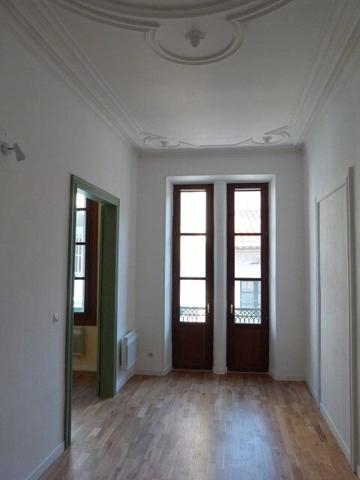 OUVEILLAN APPT T3 AU 1ER ETAGE