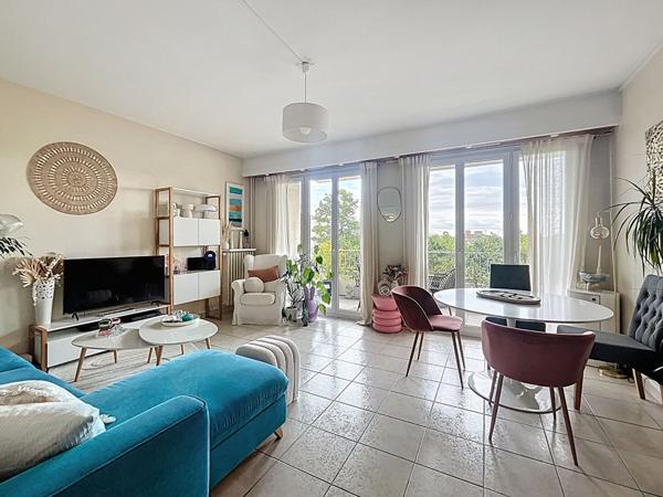 A VENDRE : Appartement T3 ANGERS - 2 chambres - Balcons - Parking - Cave