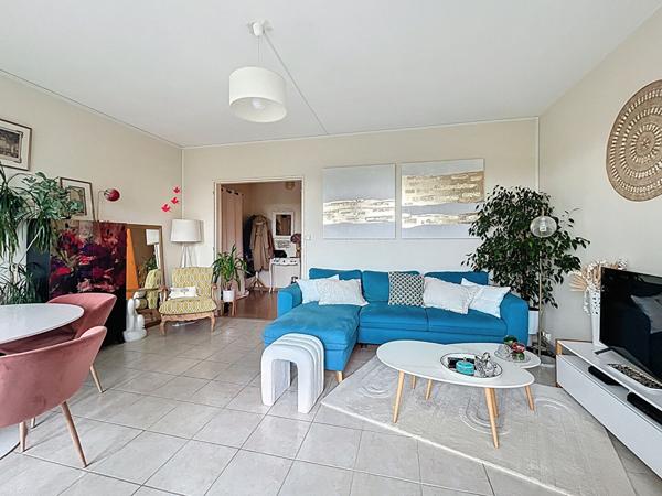 A VENDRE : Appartement T3 ANGERS - 2 chambres - Balcons - Parking - Cave