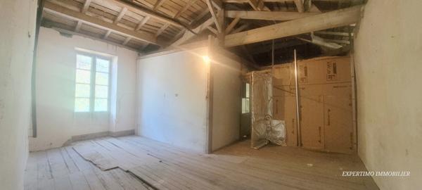 Archiac (17520) MAISON DE VILLE 201 m² AVEC JARDIN PRIVATIF