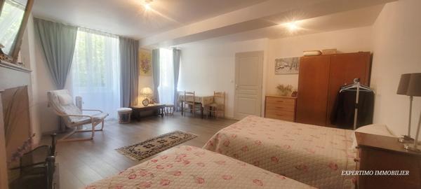 Archiac (17520) MAISON DE VILLE 201 m² AVEC JARDIN PRIVATIF