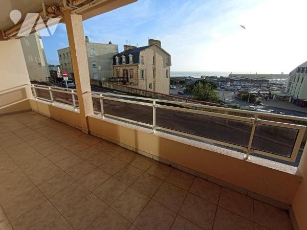 Centre-ville de Granville vue Mer et exposé plein sud venez découvrir cette maison d'habitation...