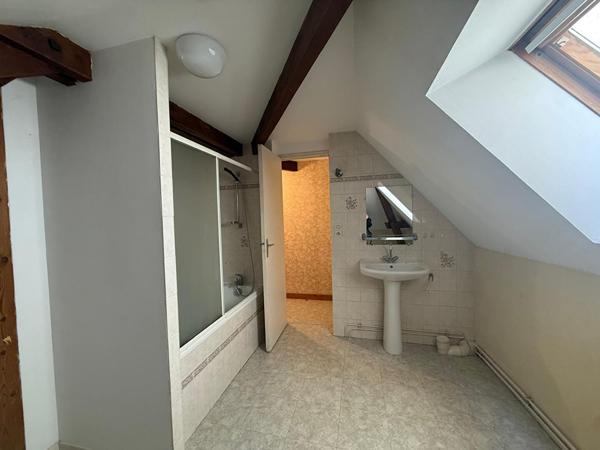 86100 CHATELLERAULT Maison Chatellerault 6 pièce(s) 111.47 m2