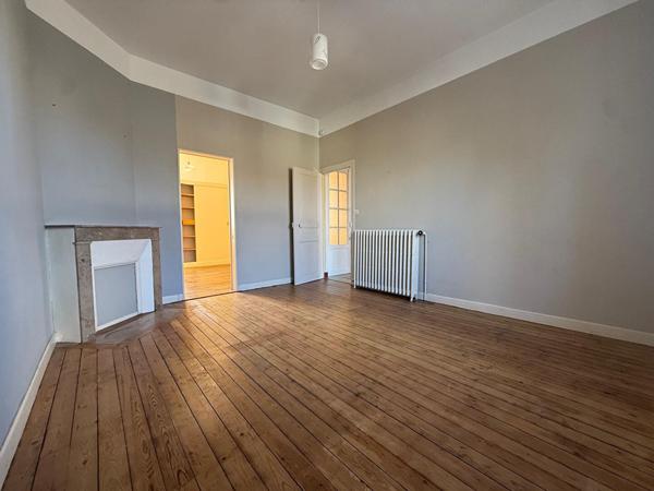 86100 CHATELLERAULT Maison Chatellerault 6 pièce(s) 111.47 m2