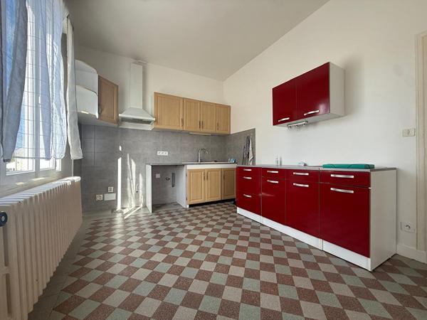 86100 CHATELLERAULT Maison Chatellerault 6 pièce(s) 111.47 m2