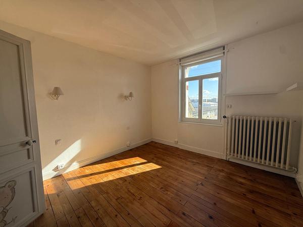 86100 CHATELLERAULT Maison Chatellerault 6 pièce(s) 111.47 m2
