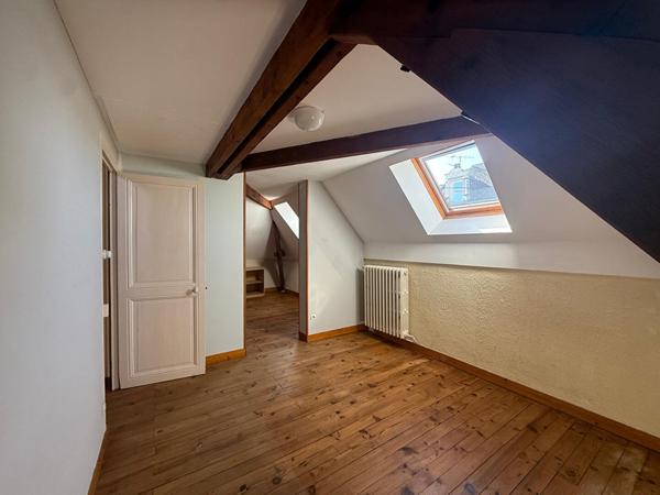 86100 CHATELLERAULT Maison Chatellerault 6 pièce(s) 111.47 m2