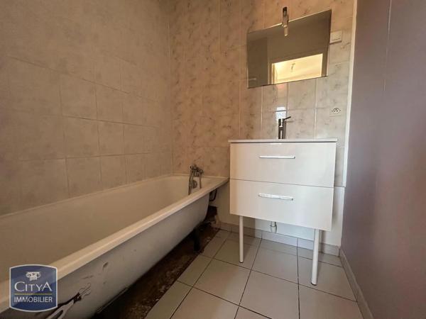 Appartement à louer 2 pièces 32.87m² Épernon (28230)