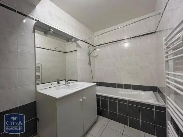 Appartement à louer 4 pièces 82.96m² Nancy (54000)