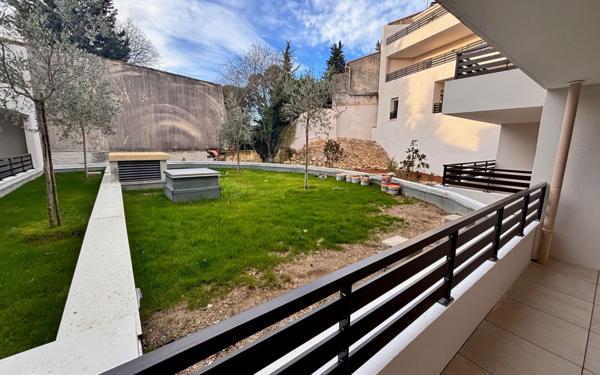 Appartement à louer    1 pièce •  Nîmes