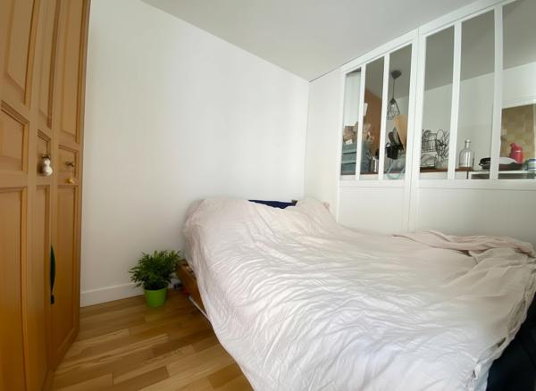 Appartement lumineux et calme au dernier étage avec ascenseur à Paris - Rare sur le marché !