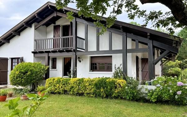 Maison à vendre    5 pièces • 154 m2 Saint-Vincent-de-Tyrosse