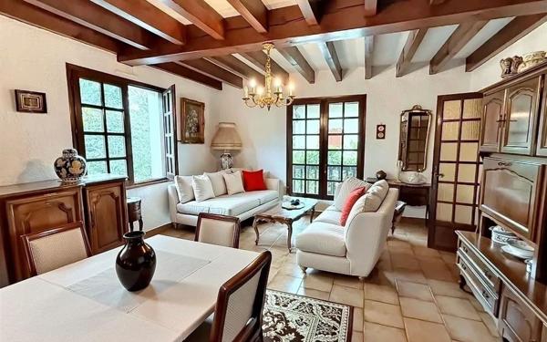 Maison à vendre    5 pièces • 154 m2 Saint-Vincent-de-Tyrosse