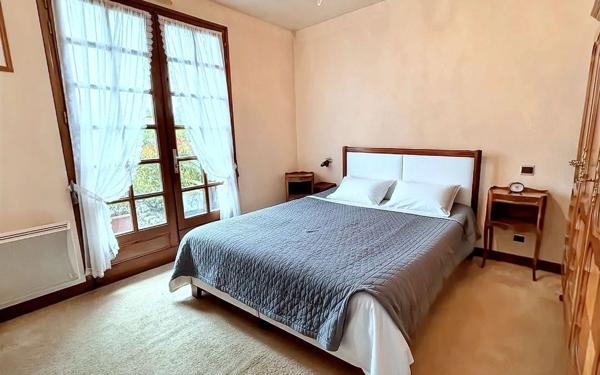 Maison à vendre    5 pièces • 154 m2 Saint-Vincent-de-Tyrosse