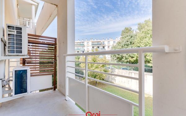 Appartement à louer    4 pièces •  Marseille 4