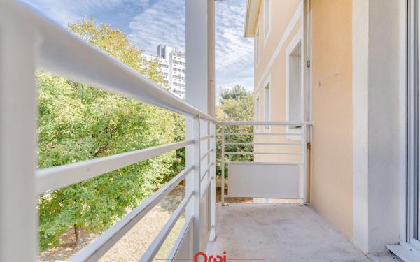 Appartement à louer    4 pièces •  Marseille 4