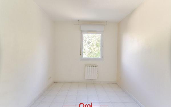 Appartement à louer    4 pièces •  Marseille 4