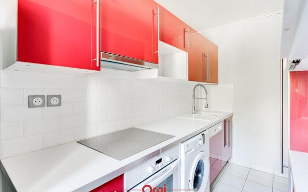 Appartement à louer    4 pièces •  Marseille 4