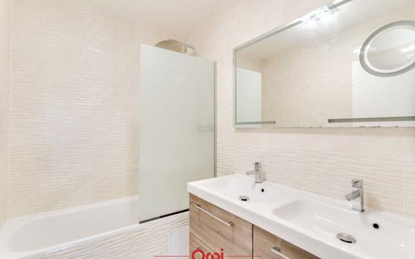 Appartement à louer    4 pièces •  Marseille 4