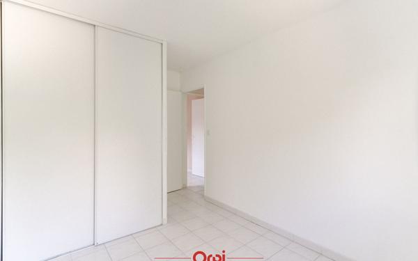 Appartement à louer    4 pièces •  Marseille 4