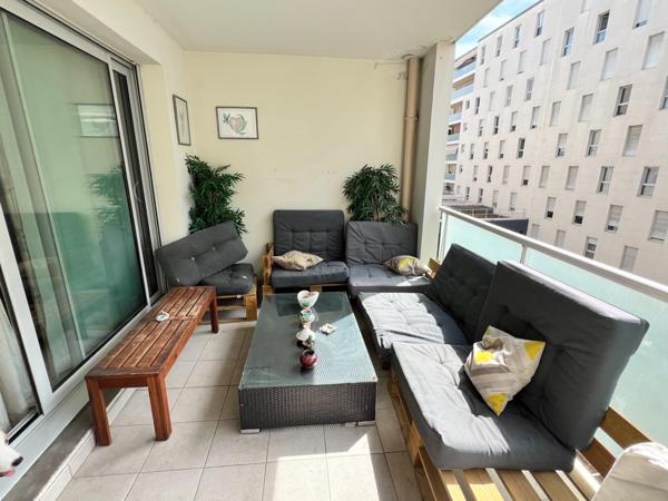 T3 avec grand balcon et parking – Marseille 2e
