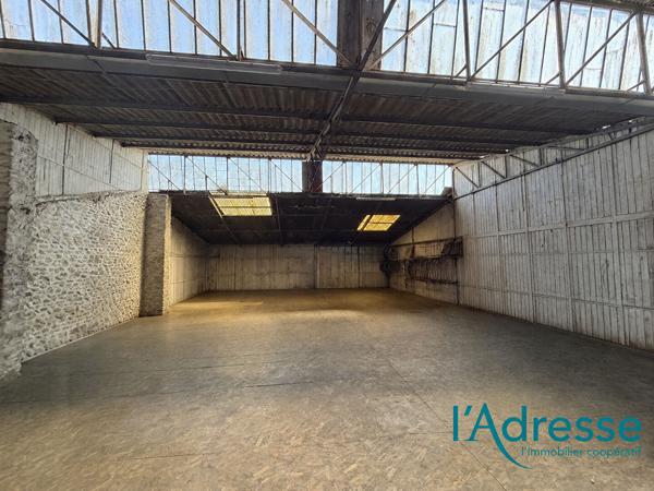 Local commercial avec stockage 600 m² Mayenne Rive gauche SAINT-MARTIN