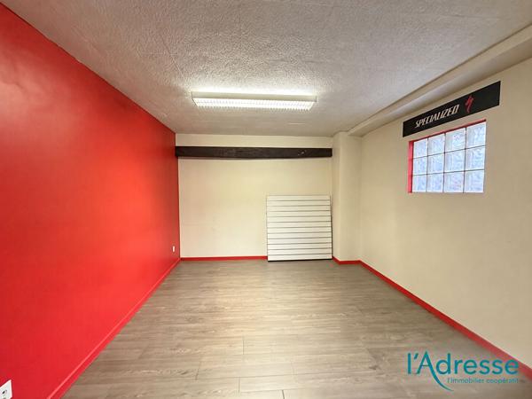 Local commercial avec stockage 600 m² Mayenne Rive gauche SAINT-MARTIN