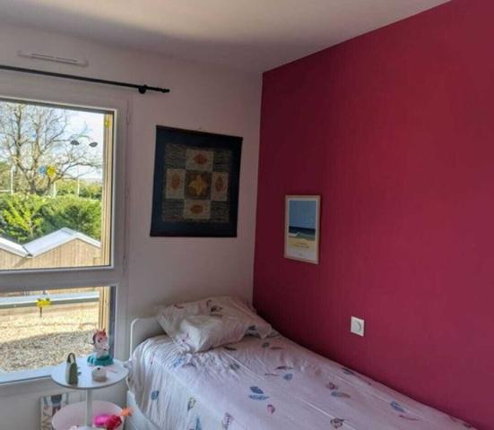 Maison récente T5 avec jardin, terrasse, double garage et DPE A