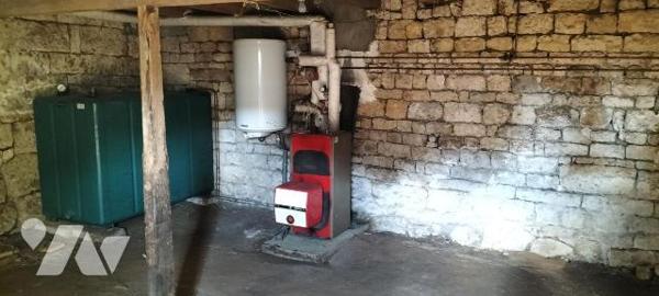 MELLE CENTRE. Ideal 1er achat ou investissement locatif. Maison de bourg de 76m² hab à rénover ...