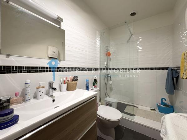 Immeuble
                                                                                                                                                
                                                                                                                                                
                                                                                                                                                
                                                    
                                                                                                                                                                                                                                                                                                                        300  m²                                                                                                                                                                                                         2 etage(s)