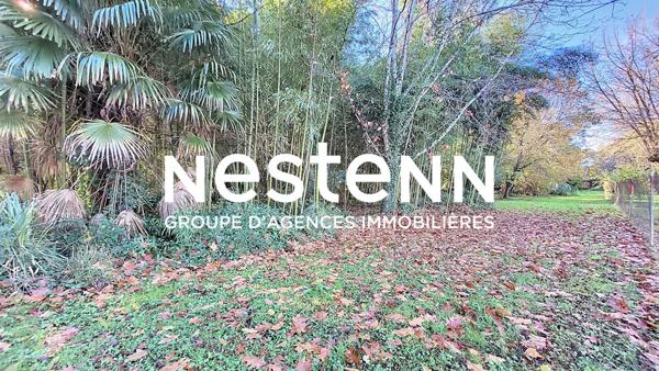 Rare à Nérac : superbe terrain constructible plat de 2000 m² arboré, viabilités et tout-à-l'égout en bordure, proche commodités