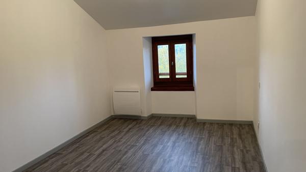 Location Maison79 m² - 3 Pièces - LARRAZET (82500)
