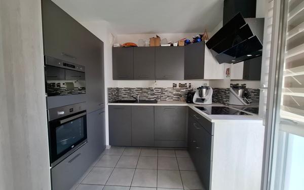 Appartement à vendre    3 pièces • 64,29 m2 Vénissieux