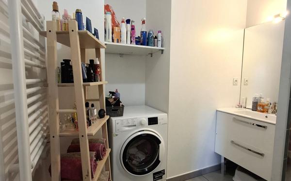 Appartement à vendre    3 pièces • 64,29 m2 Vénissieux