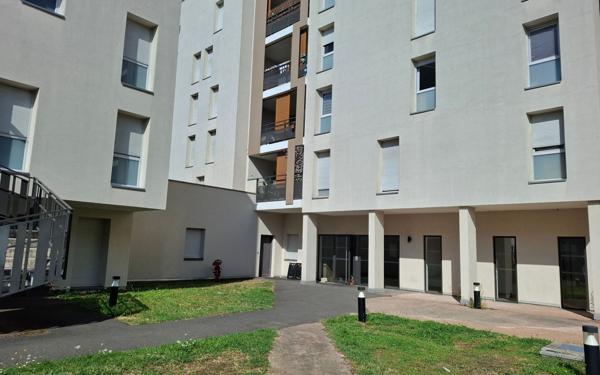 Appartement à vendre    3 pièces • 64,29 m2 Vénissieux